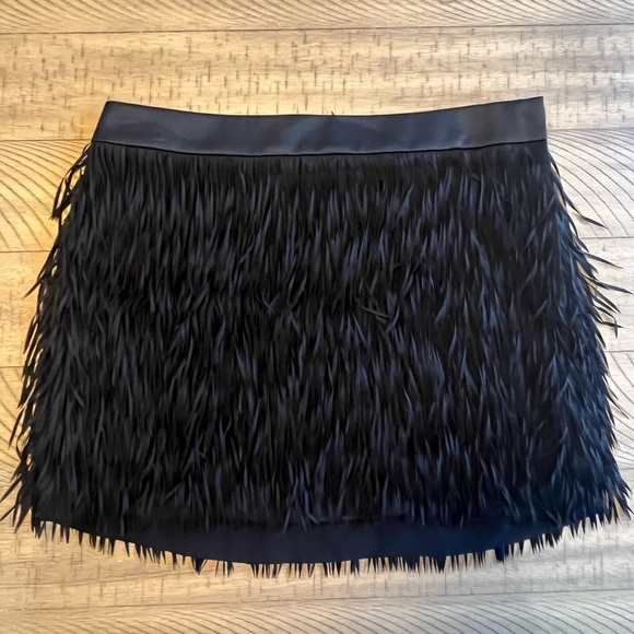 Express Black Fringe Mini Skirt Size 4 EUC - Picture 2 of 4